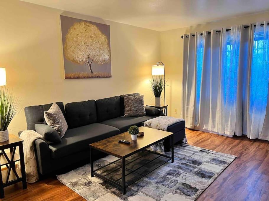 Beautiful 2Br Apartment. Black-Out Curtains Peoria Exterior foto